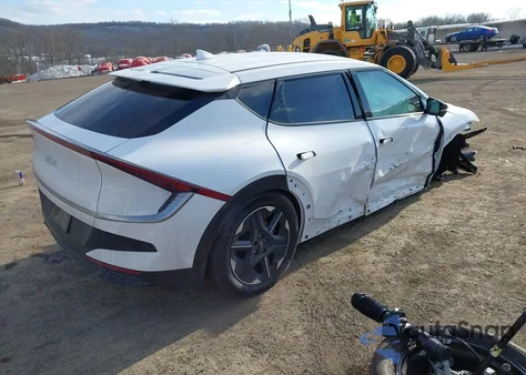 2025 Kia Ev6 Wind z USA, uszkodzony, nr VIN 5XYC3DJC3SG007641